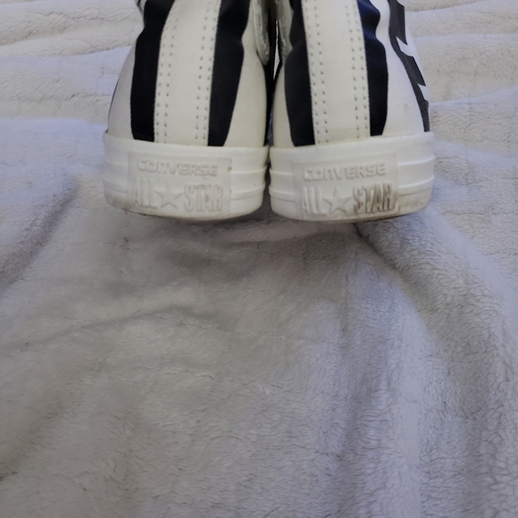 Converse - Picture 3 of 3